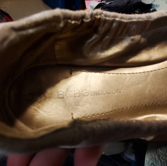 BCBG SUEDE FLATS - Picture 4 of 5